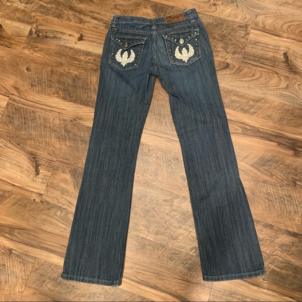 Women’s jeans with embellished back pockets